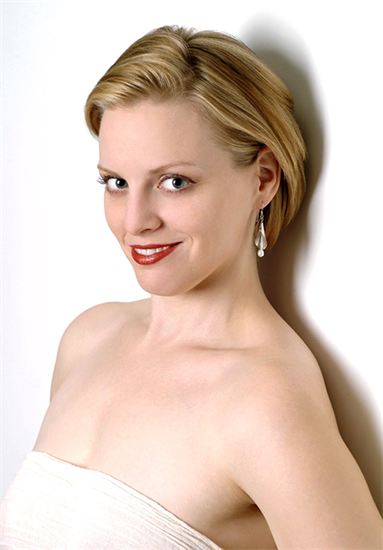 Dec. 4, 2008 – Acclaimed Soprano Joins “Pipes” Company